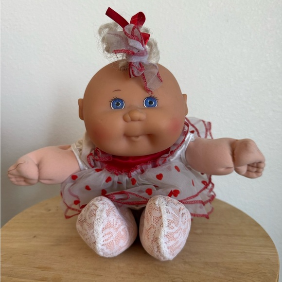 Cabbage Patch Kids Other - 1995 Mattel Cabbage Patch Kids Preemie Doll Blonde Blue Eyes Valentine Outfit